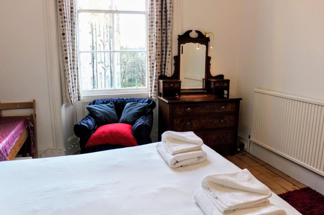 Traditional Apartment Oer The Meadows Edinburg Exteriör bild