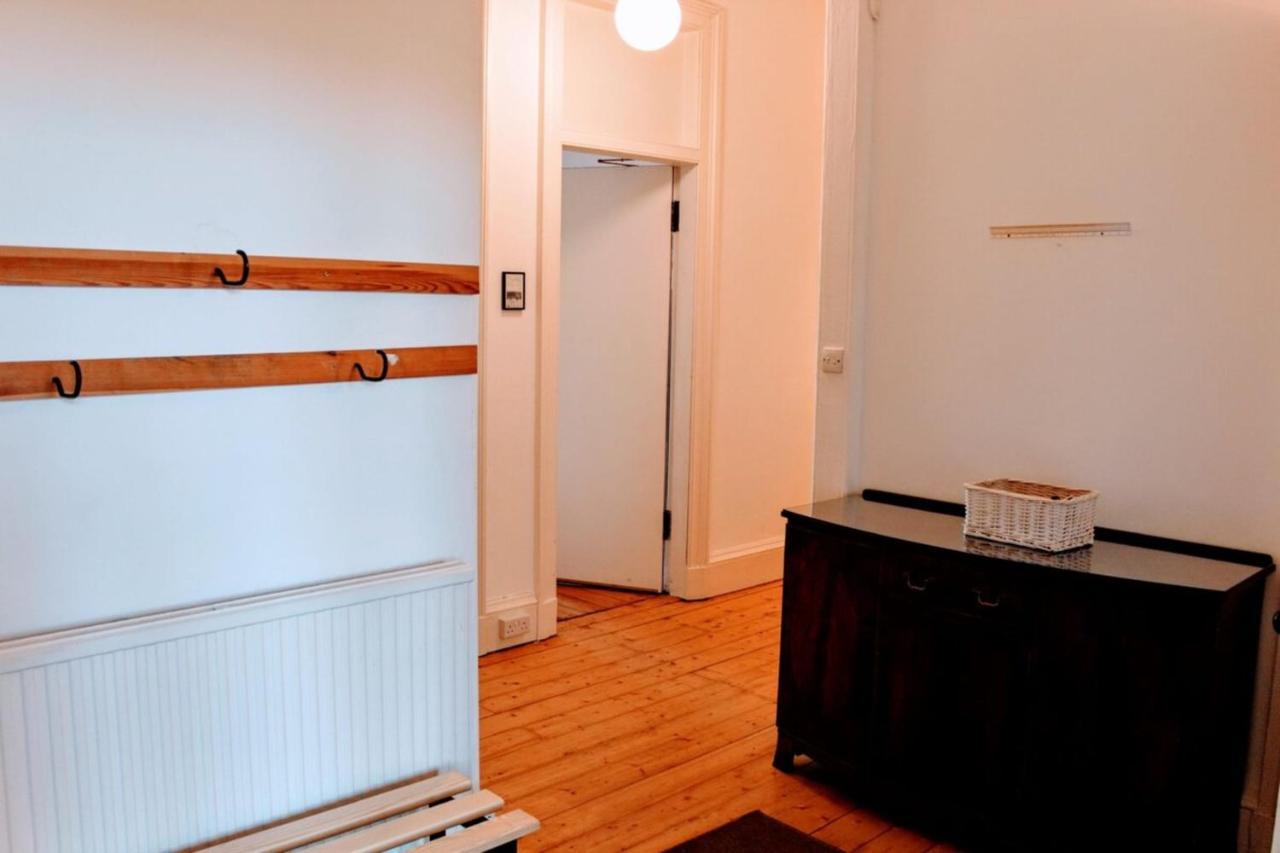 Traditional Apartment Oer The Meadows Edinburg Exteriör bild